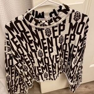 A sweater long sleeve! Sz XS! Very comfortable!